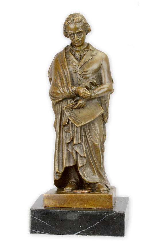 Bronzen beeld van Beethoven in gedachte, op een mooie contrasterende sokkel. Musicus en componist uit het verleden!