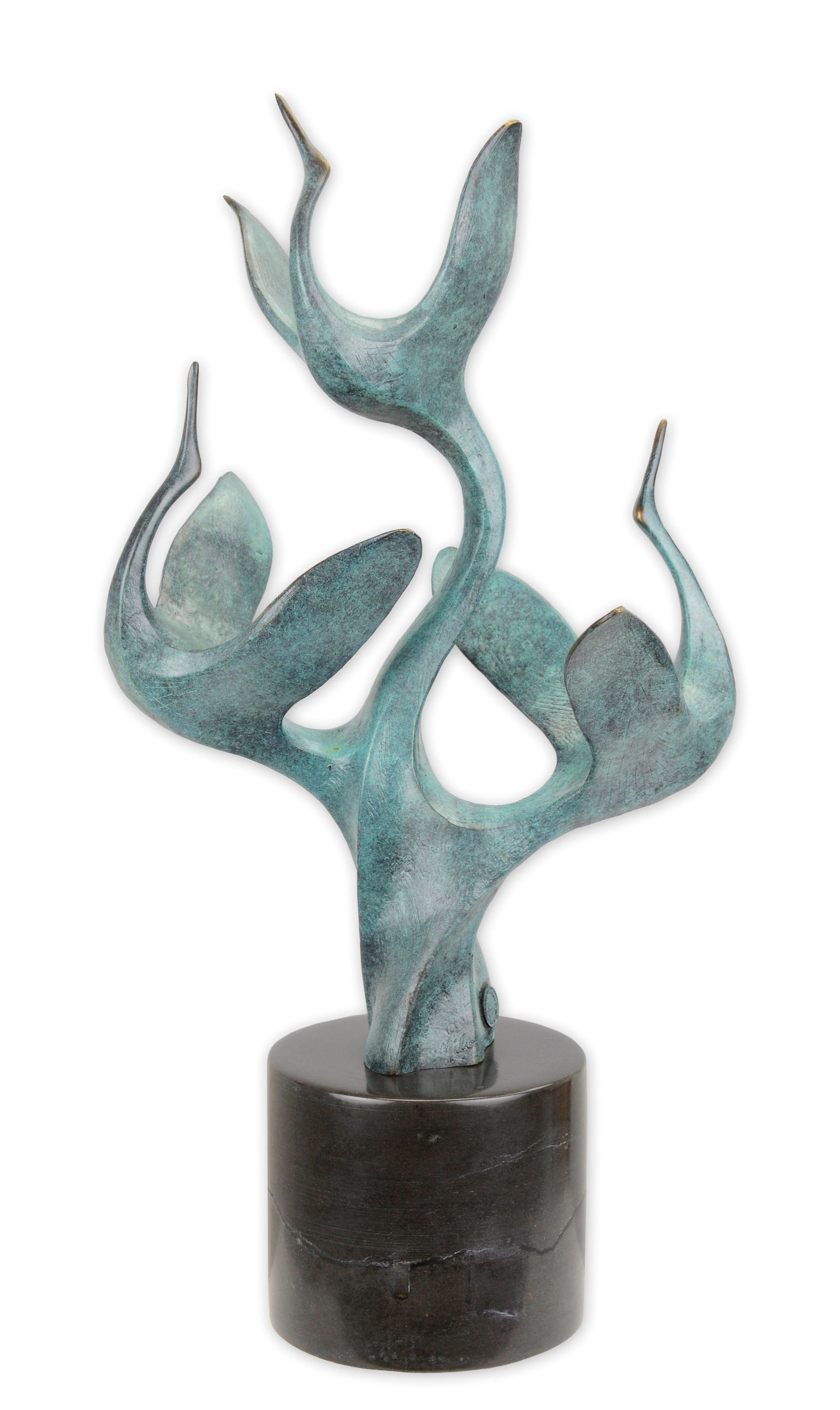 Bronzen beeld van dansende of vliegende kraanvogels